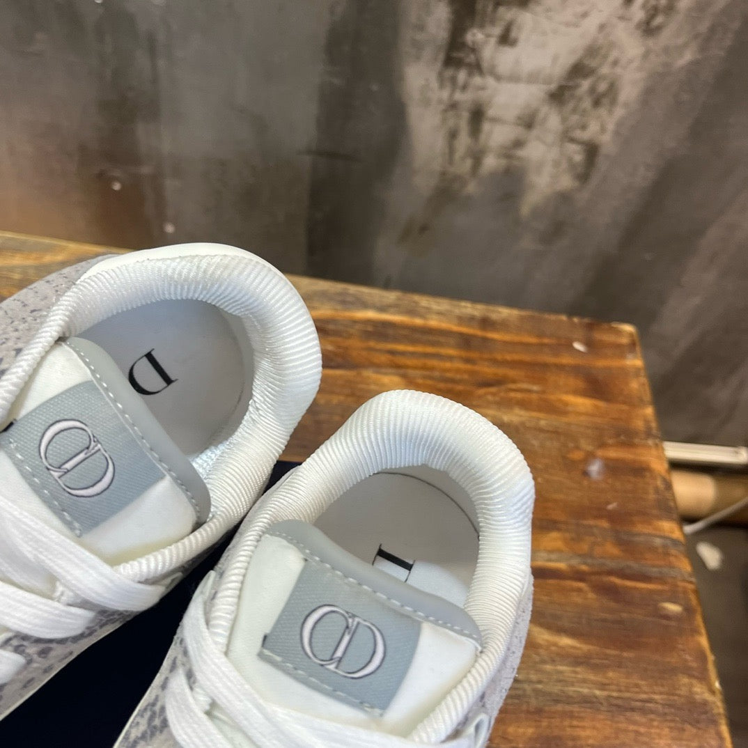 DIO Sneakers