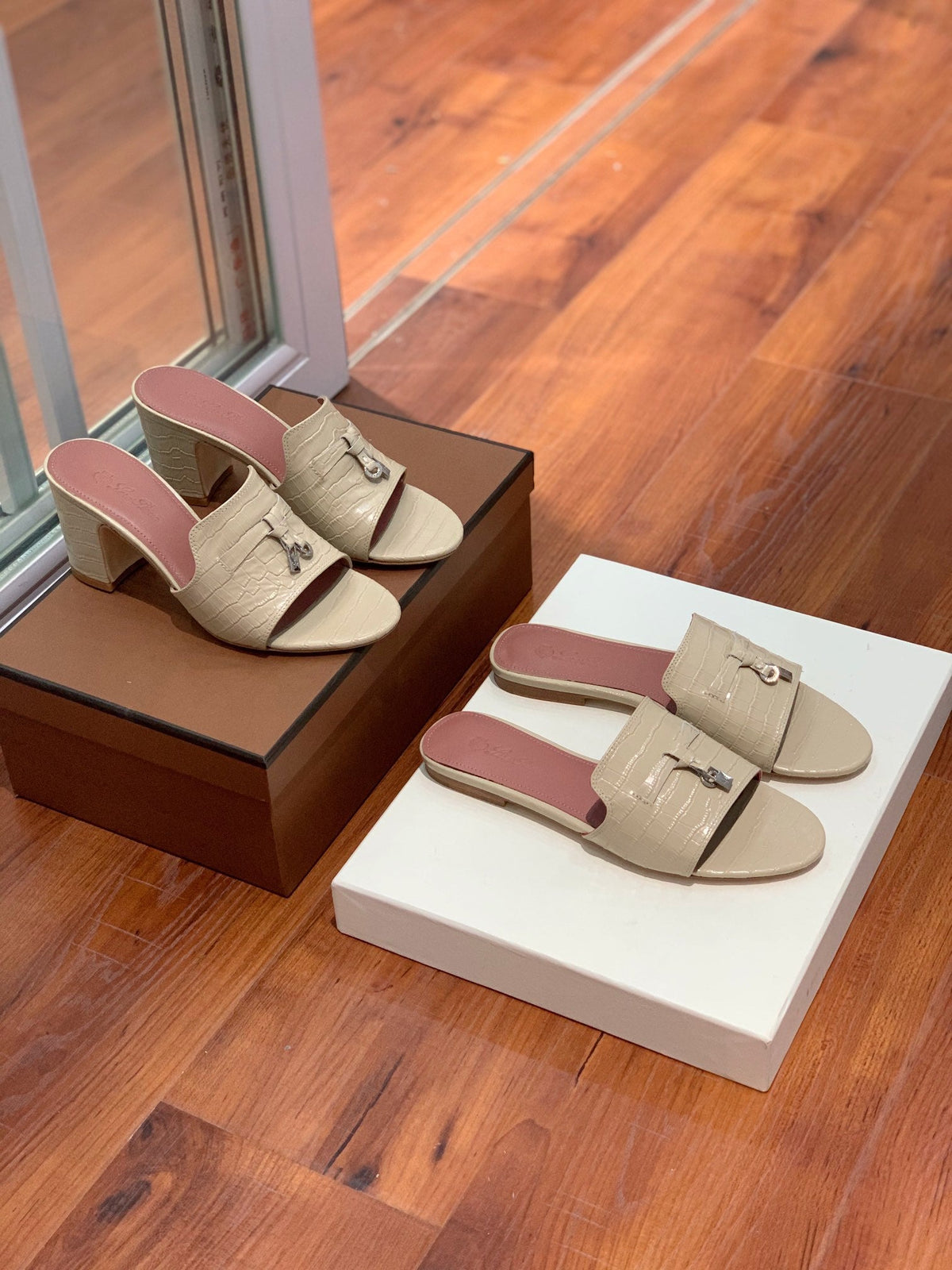 Summer Charms Sandals Mule Beige Crocodile Pattern Pink Lambskin