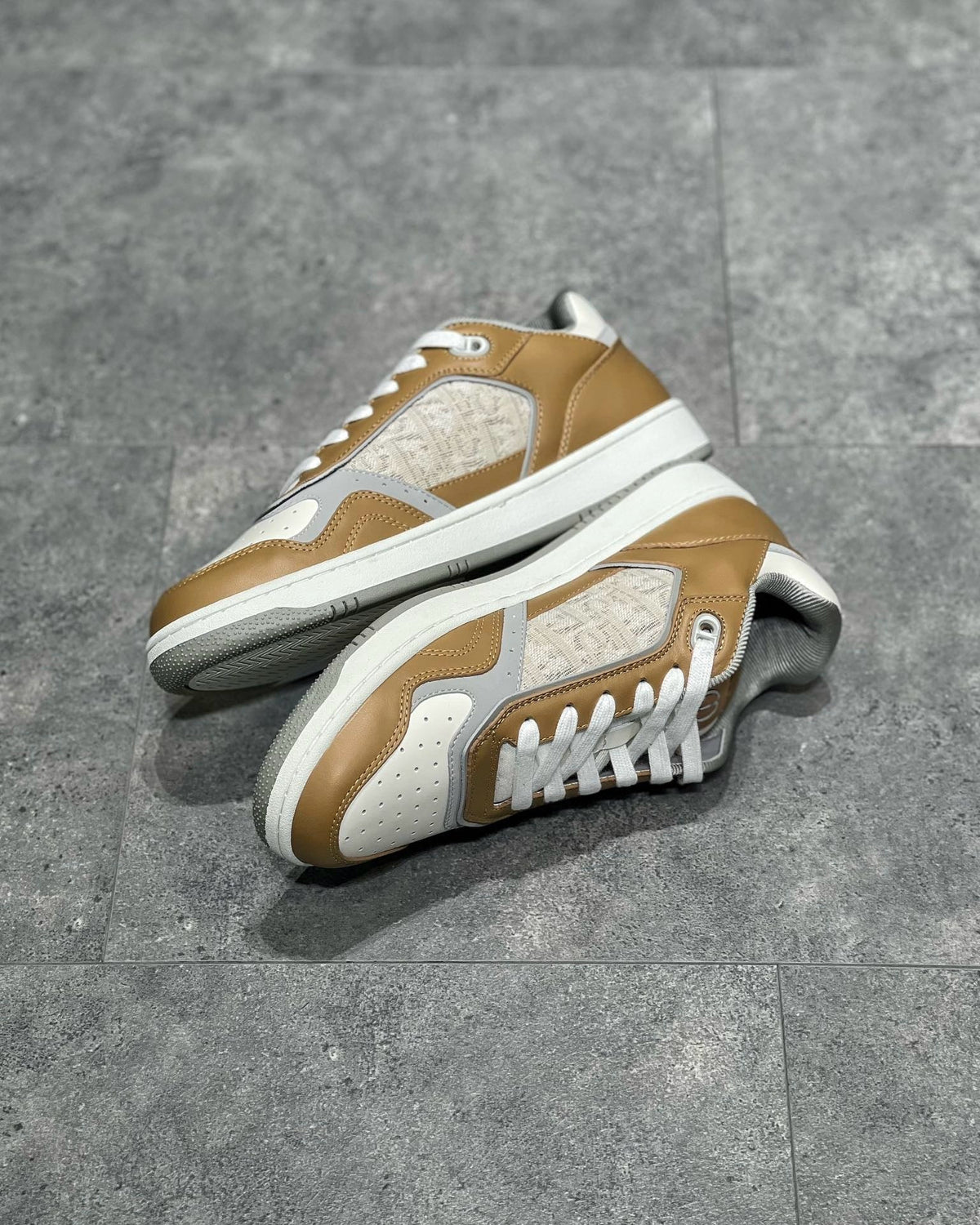 DIO Sneakers
