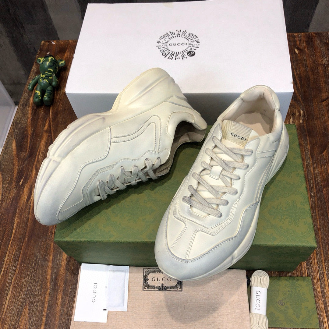 GUC Sneakers