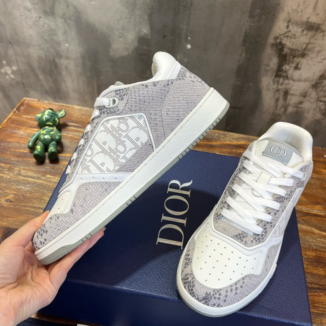 DIO Sneakers
