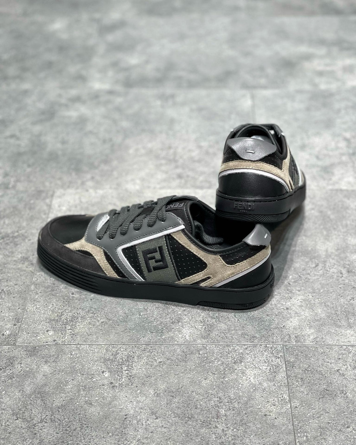 FEN Sneakers