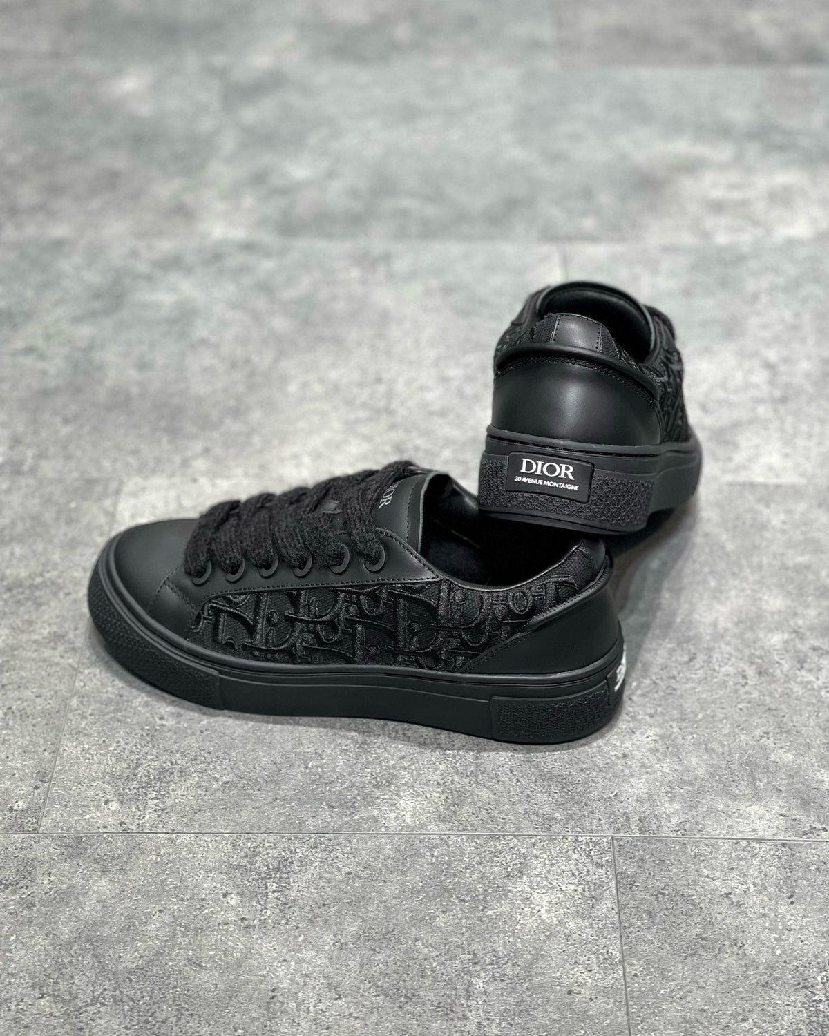 DIO Sneakers