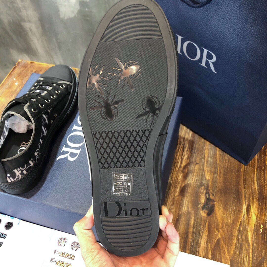 DIO Sneakers