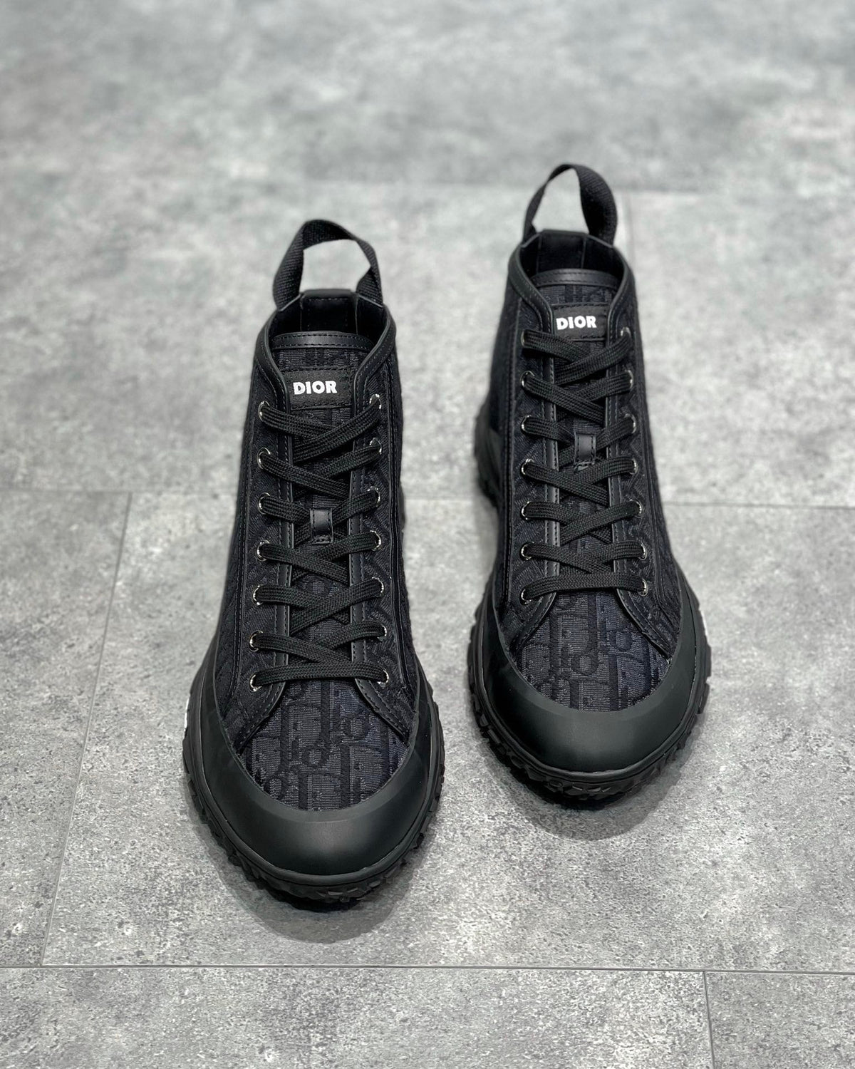 DIO Sneakers