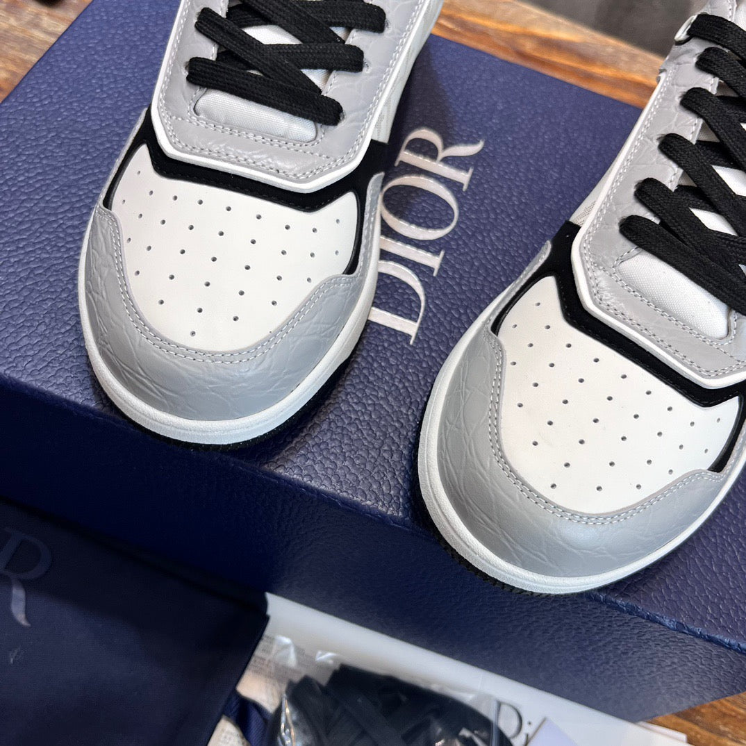 DIO Sneakers