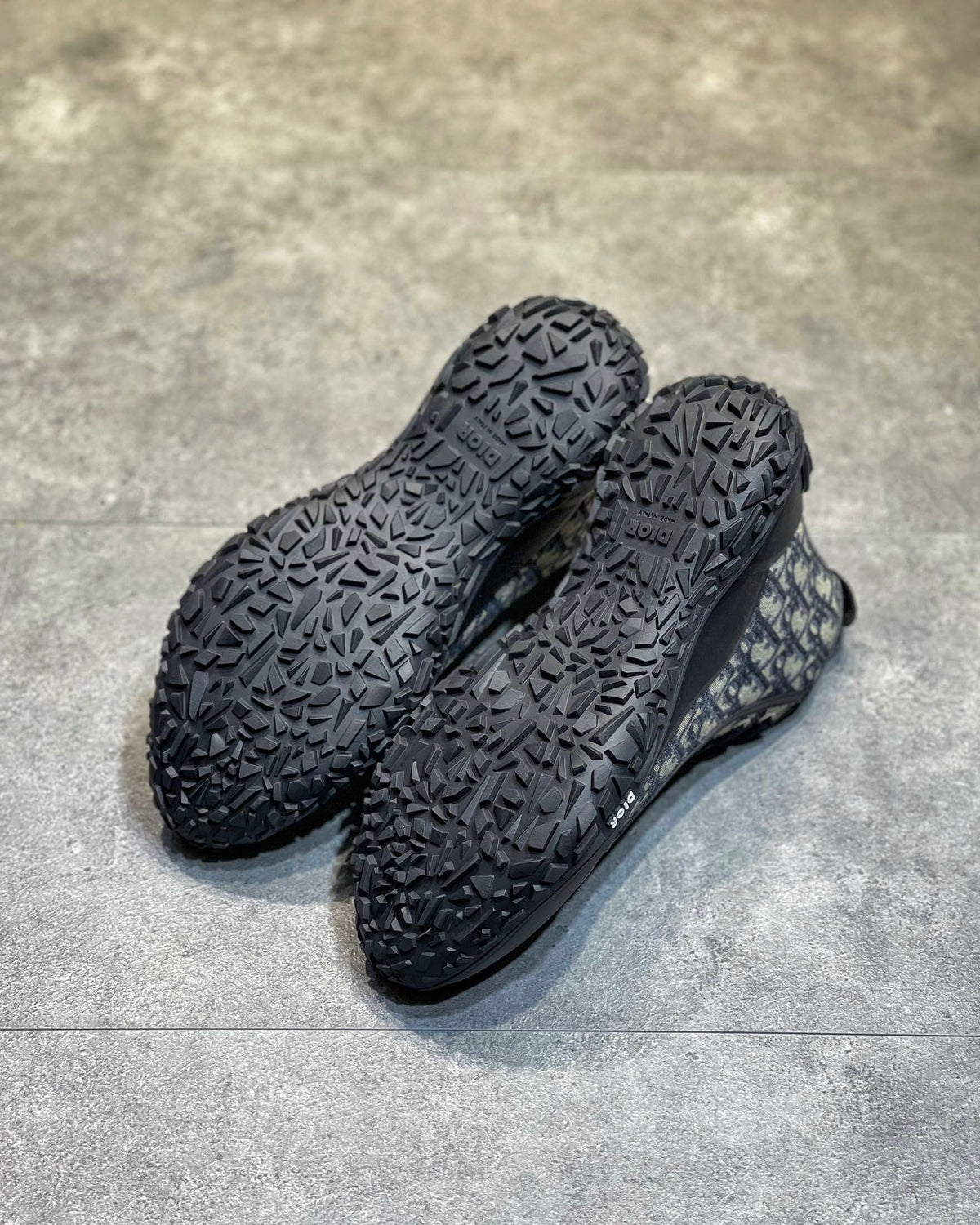 DIO Sneakers