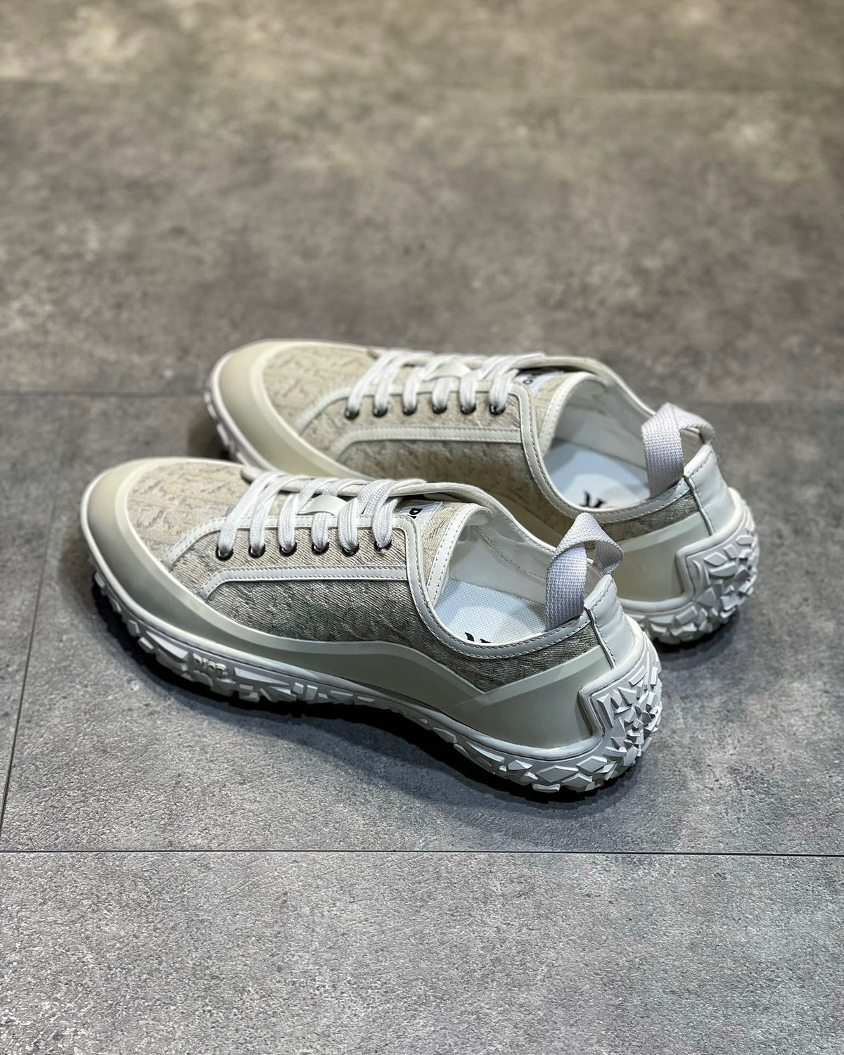 DIO Sneakers