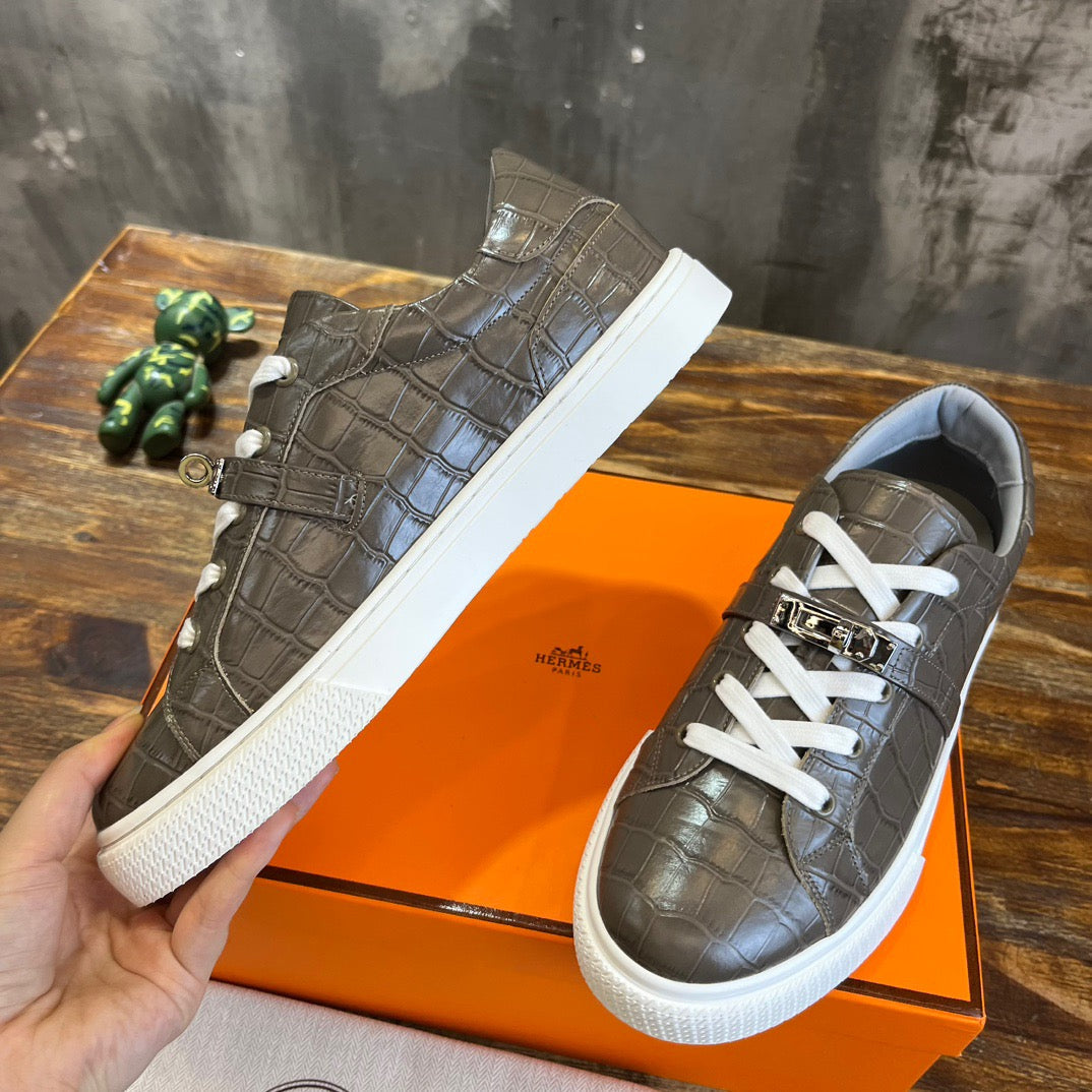 HERM Sneakers