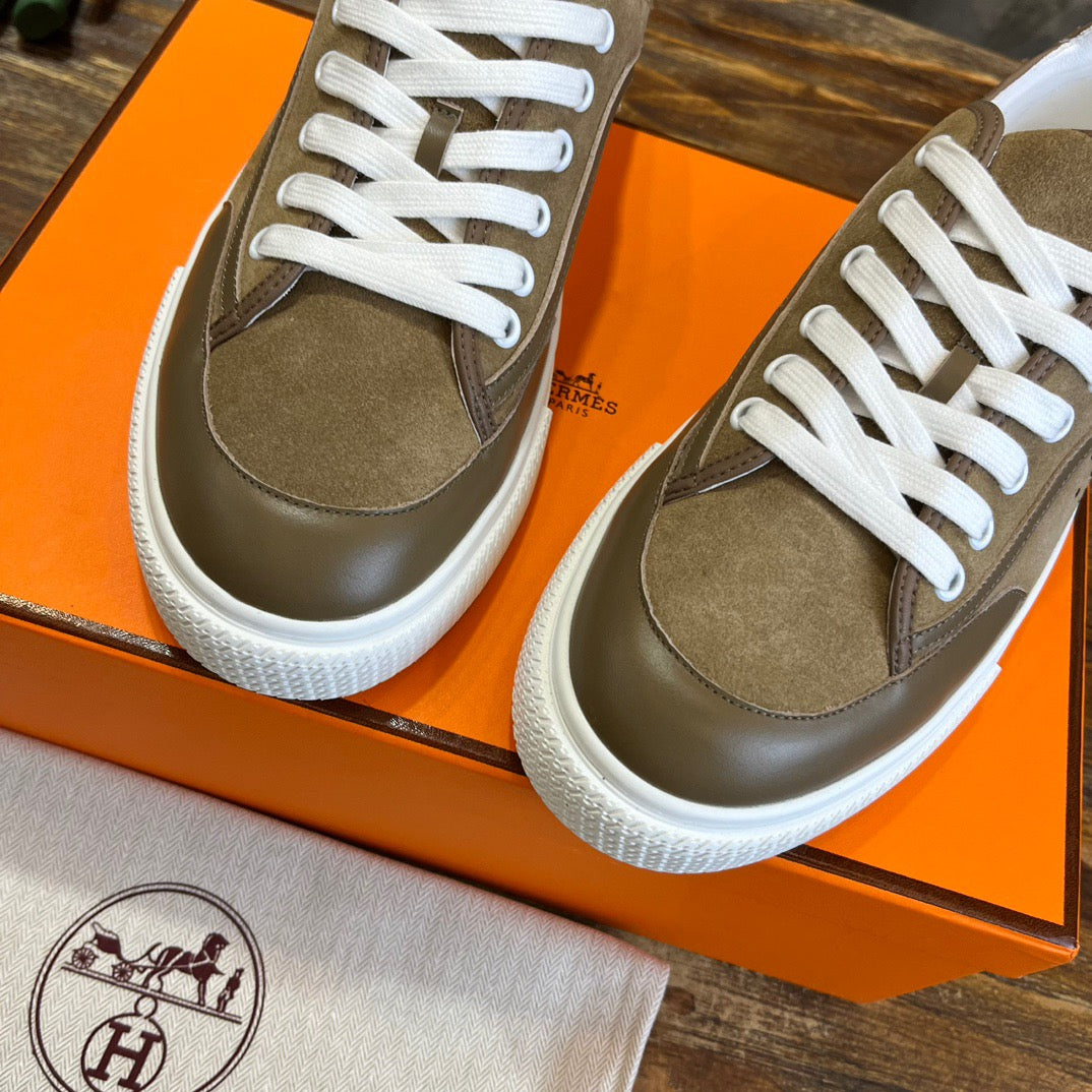 HERM Sneakers