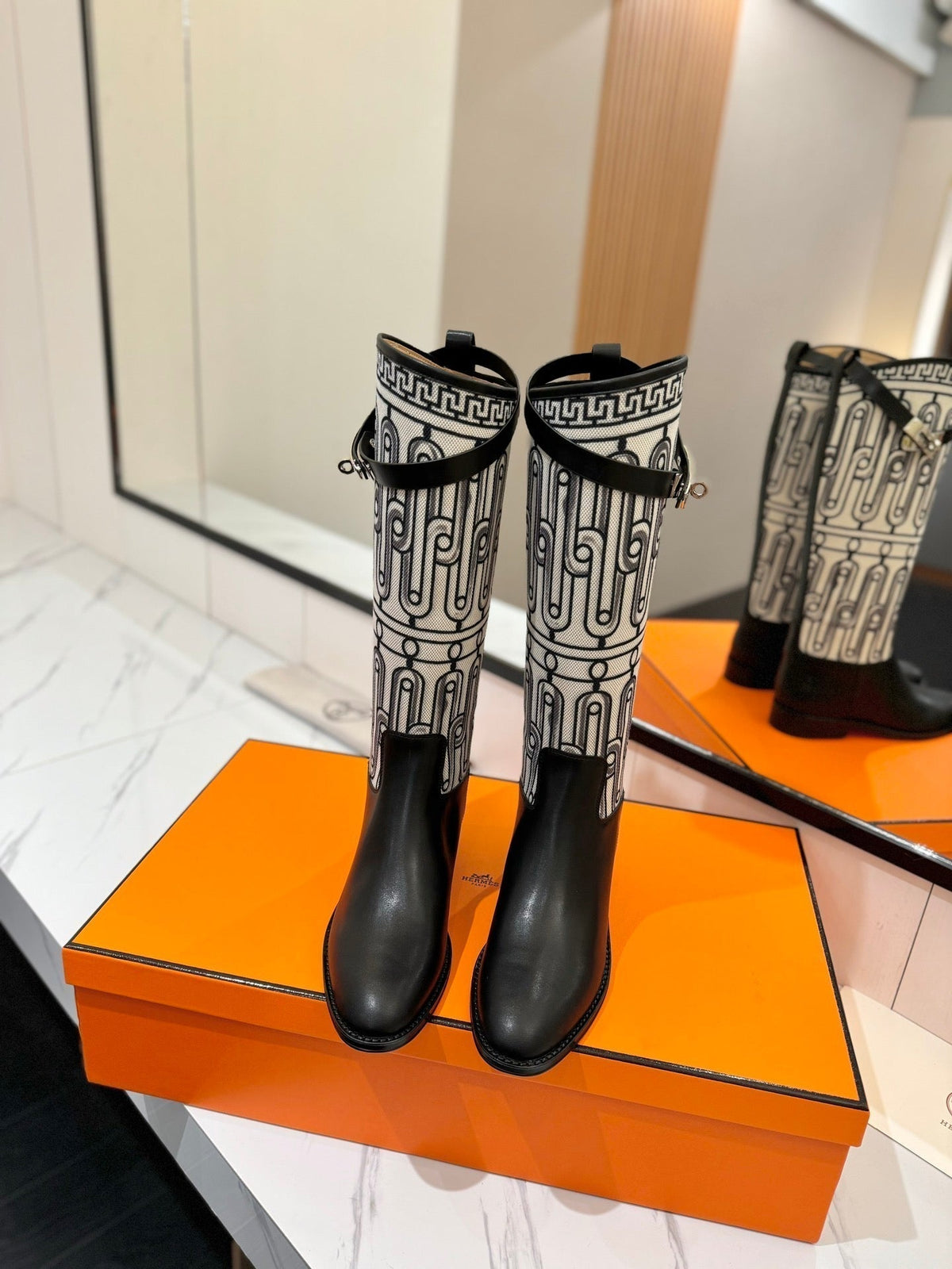 JUMPING BOOT 2 CM IN BLACK CALFSKIN AND BLACK MIX WHITE FABRIC