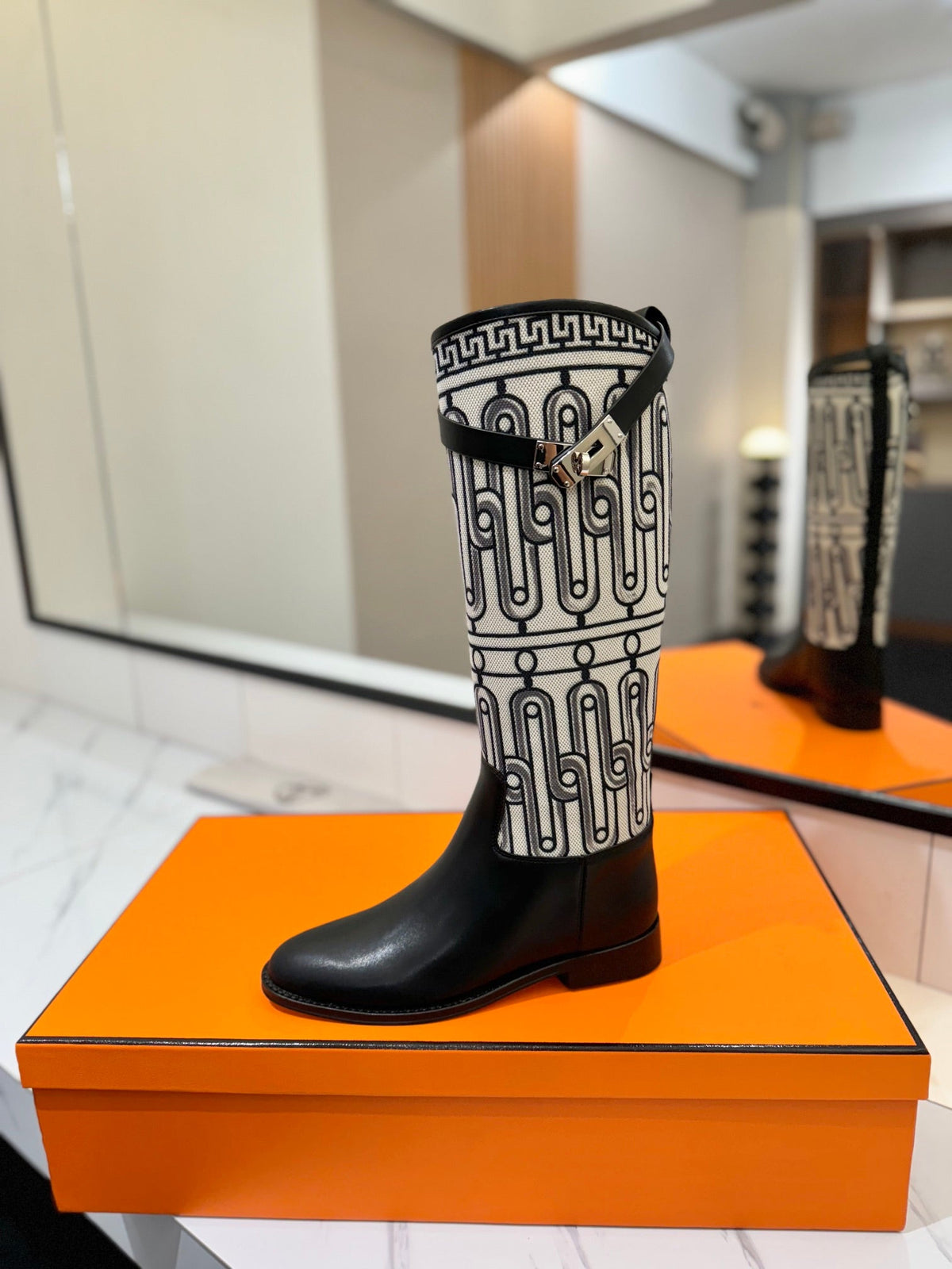 JUMPING BOOT 2 CM IN BLACK CALFSKIN AND BLACK MIX WHITE FABRIC